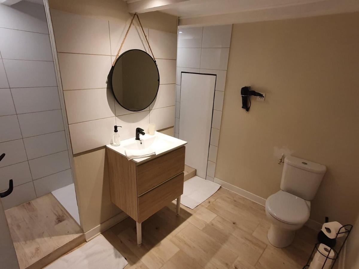 Logement Chaleureux Avec Parking Gratuit Oyre Exterior foto